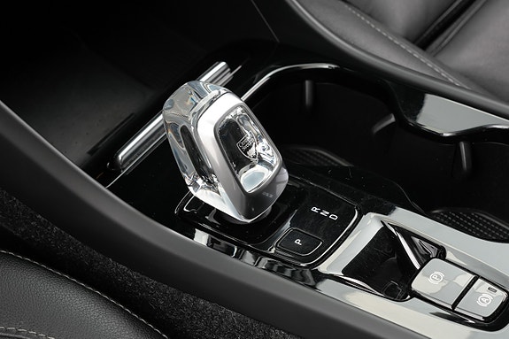 Volvo XC40 12 of 30