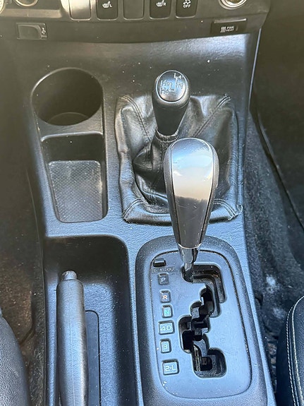 Toyota HiLux 9 of 17