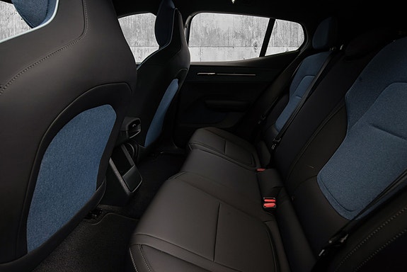 Volvo EX30 22 of 26
