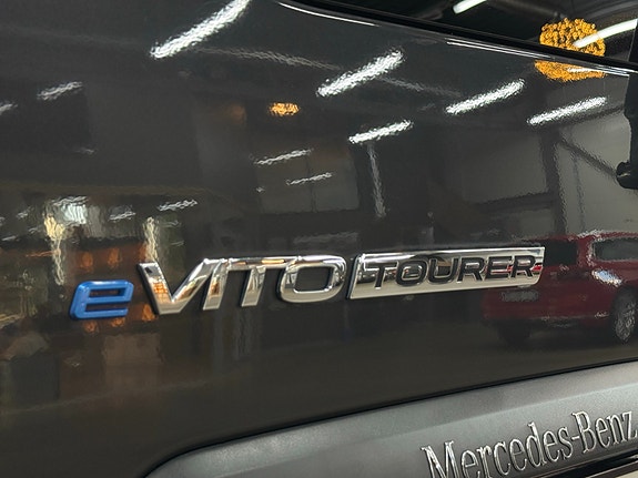 Mercedes-Benz eVito Tourer 11 of 30