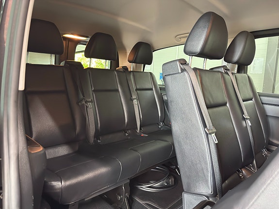 Mercedes-Benz eVito Tourer 28 of 30