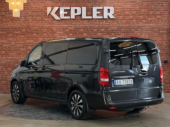 Mercedes-Benz eVito Tourer 7 of 30