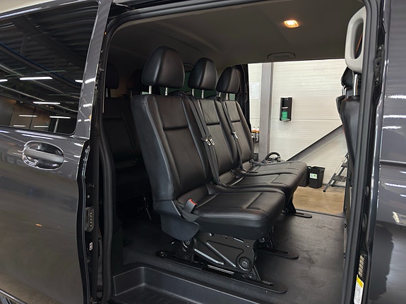 Mercedes-Benz eVito Tourer 29 of 30