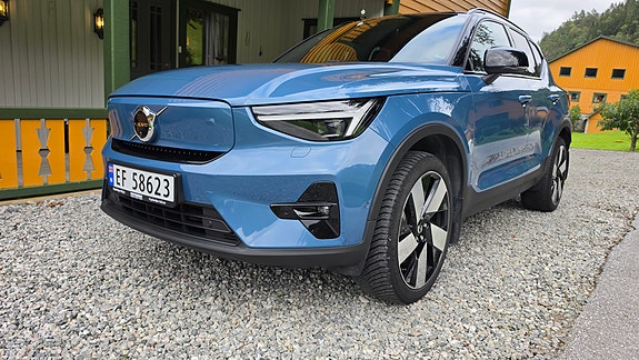 Volvo XC40 9 of 18