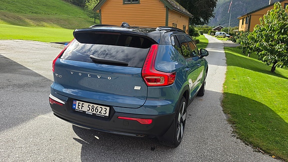 Volvo XC40 4 of 18