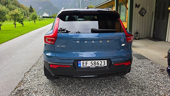 Volvo XC40 6 of 18
