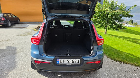 Volvo XC40 10 of 18