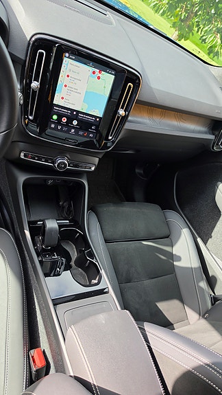 Volvo XC40 12 of 18