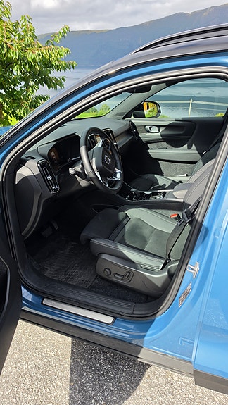 Volvo XC40 13 of 18