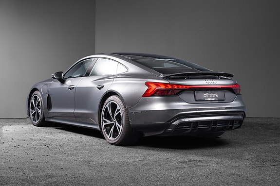 Audi e-tron GT 9 of 30