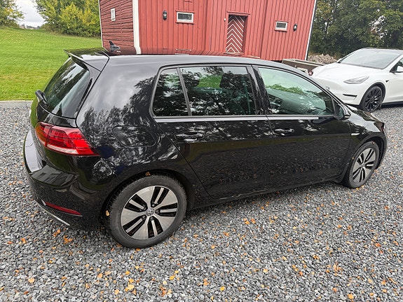 Volkswagen e-Golf VII 5 of 30