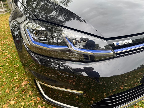Volkswagen e-Golf VII 17 of 30