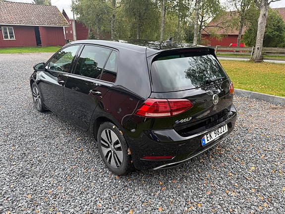 Volkswagen e-Golf VII 7 of 30