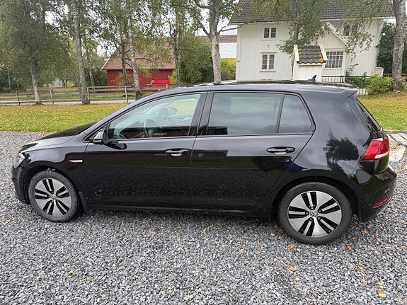 Volkswagen e-Golf VII 10 of 30