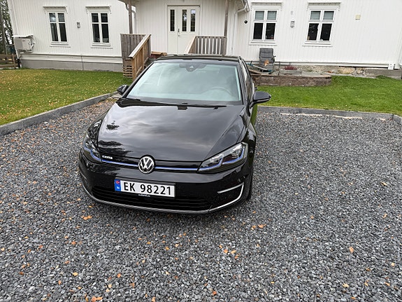 Volkswagen e-Golf VII 14 of 30