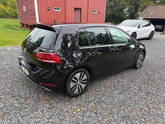 Volkswagen e-Golf VII 6 of 30