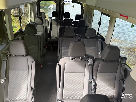 Ford transit minibuss m/ sitteplasser til 16+1 og liten km-stand 29 of 30