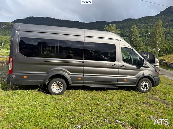 Ford transit minibuss m/ sitteplasser til 16+1 og liten km-stand 9 of 30