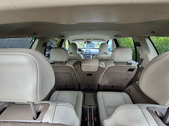Volvo XC90 15 of 25