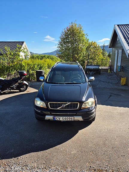 Volvo XC90 3 of 25