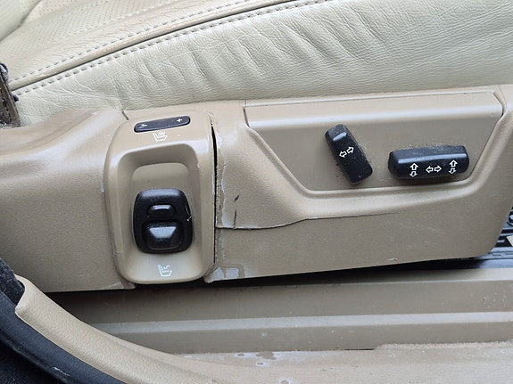 Volvo XC90 16 of 25