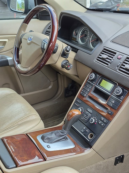 Volvo XC90 17 of 25