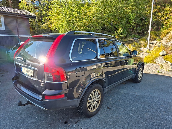 Volvo XC90 4 of 25
