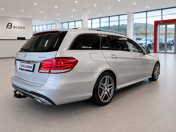 Mercedes-Benz 4 of 22