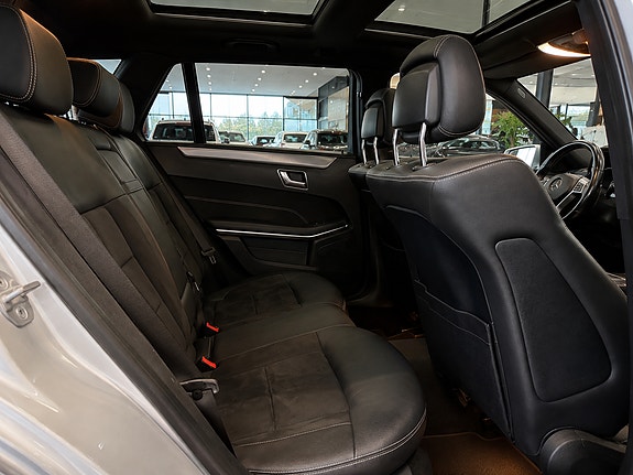 Mercedes-Benz 8 of 22