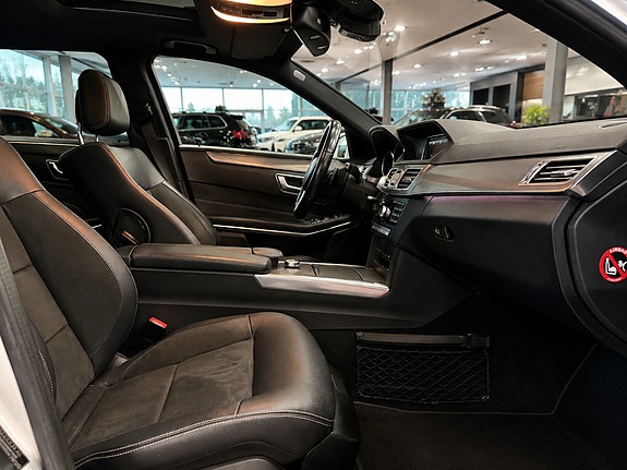 Mercedes-Benz 7 of 22