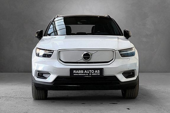 Volvo XC40 3 of 30
