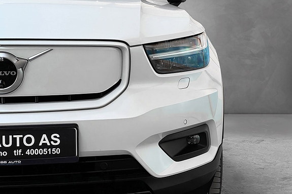 Volvo XC40 4 of 30