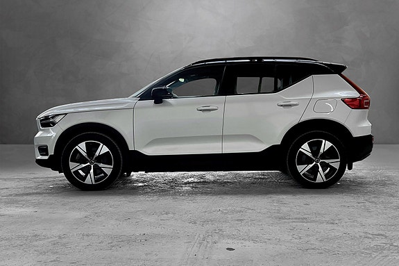 Volvo XC40 12 of 30