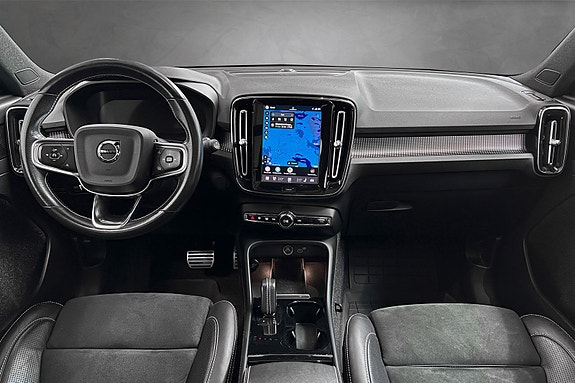 Volvo XC40 18 of 30