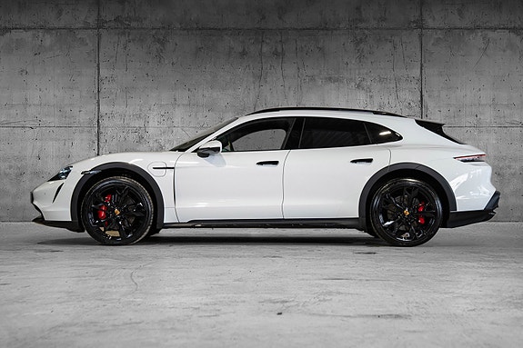 Porsche Taycan 4S 7 of 30