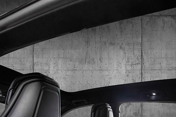 Porsche Taycan 4S 17 of 30
