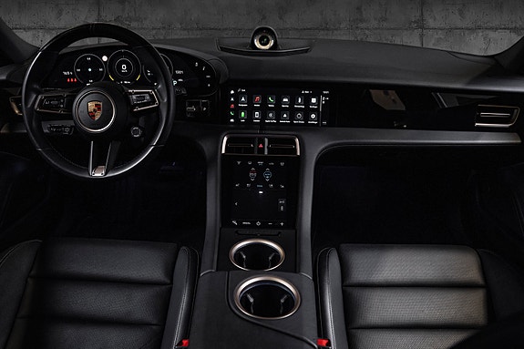 Porsche Taycan 4S 20 of 30