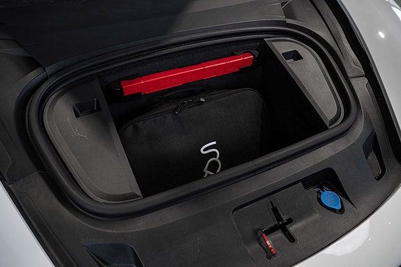 Porsche Taycan 4S 5 of 30