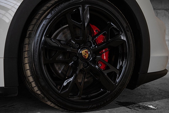 Porsche Taycan 4S 13 of 30
