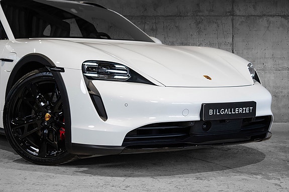 Porsche Taycan 4S 2 of 30