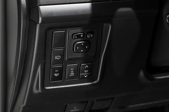 Toyota Land Cruiser 25 of 30