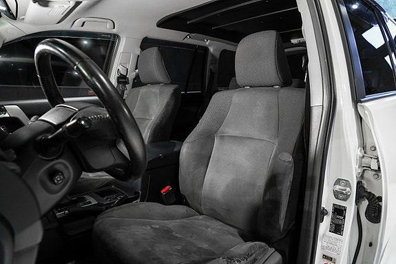 Toyota Land Cruiser 20 of 30