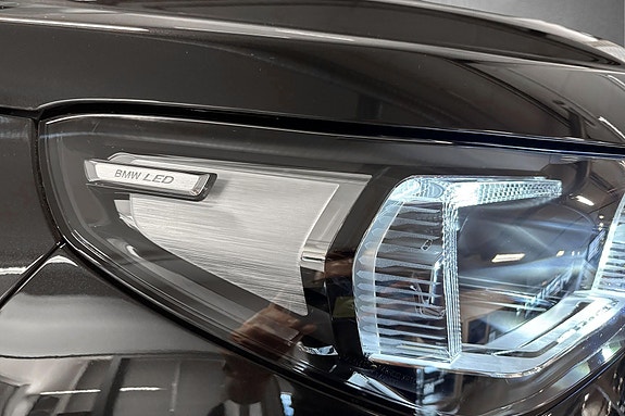 BMW iX1 21 of 30