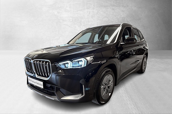 BMW iX1 6 of 30