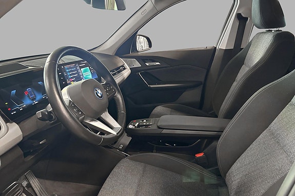 BMW iX1 10 of 30