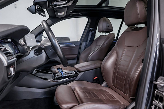 BMW iX3 17 of 30