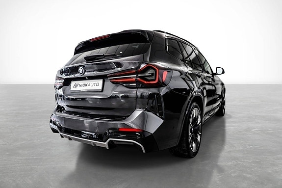 BMW iX3 9 of 30