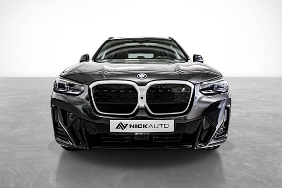BMW iX3 6 of 30
