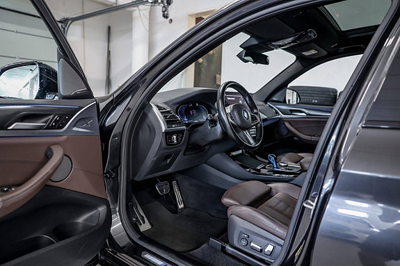 BMW iX3 13 of 30