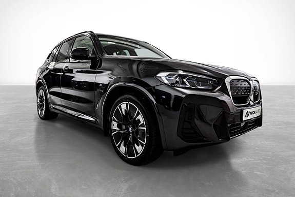 BMW iX3 8 of 30